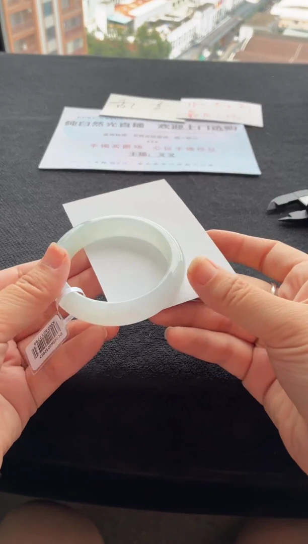 翡翠手镯未镶嵌买断价XW23017799