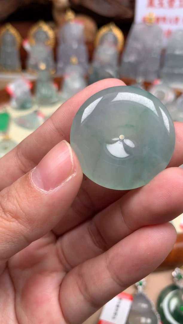 【闪购商品】翡翠颈饰未镶嵌平安扣