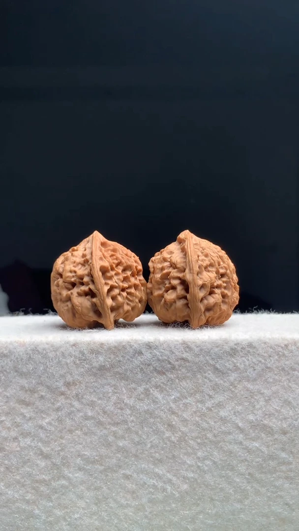 把件文玩核桃40尺紫荆关野牛