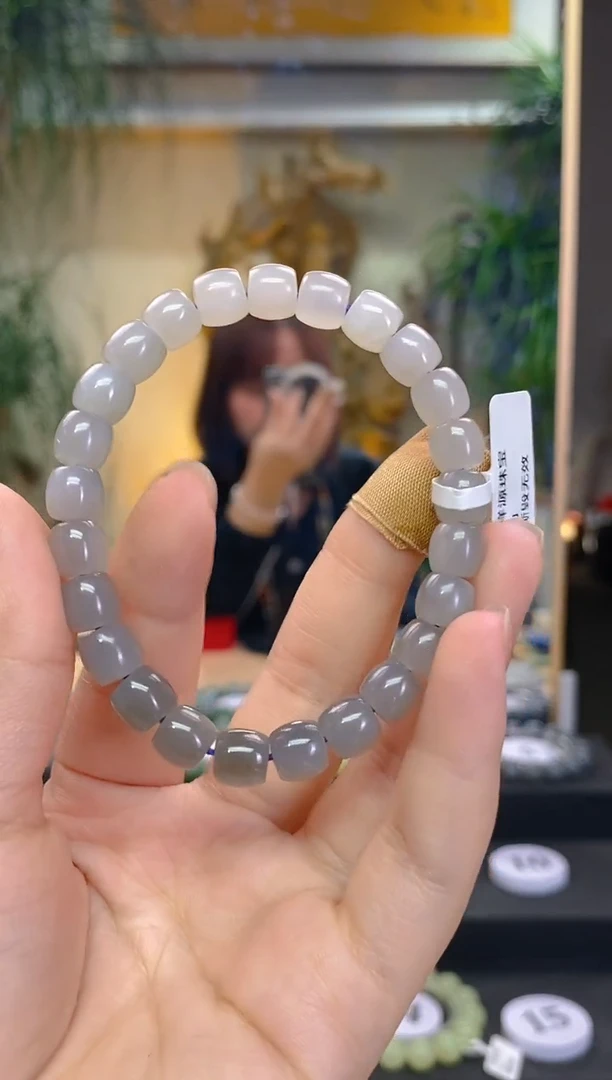 未镶嵌手串和田玉卡8