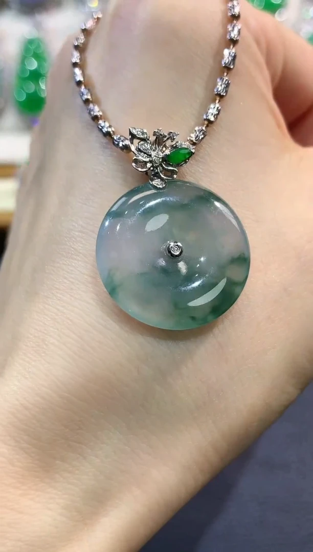 【闪购商品】翡翠吊坠(不含链)18K金镶嵌w22