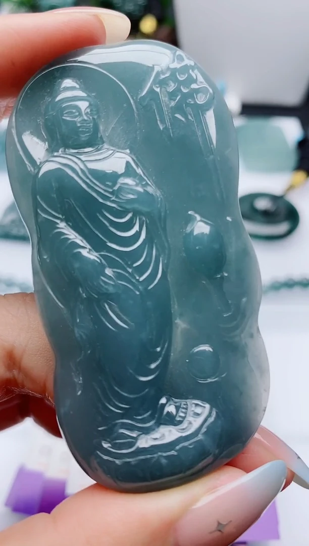 颈饰未镶嵌翡翠