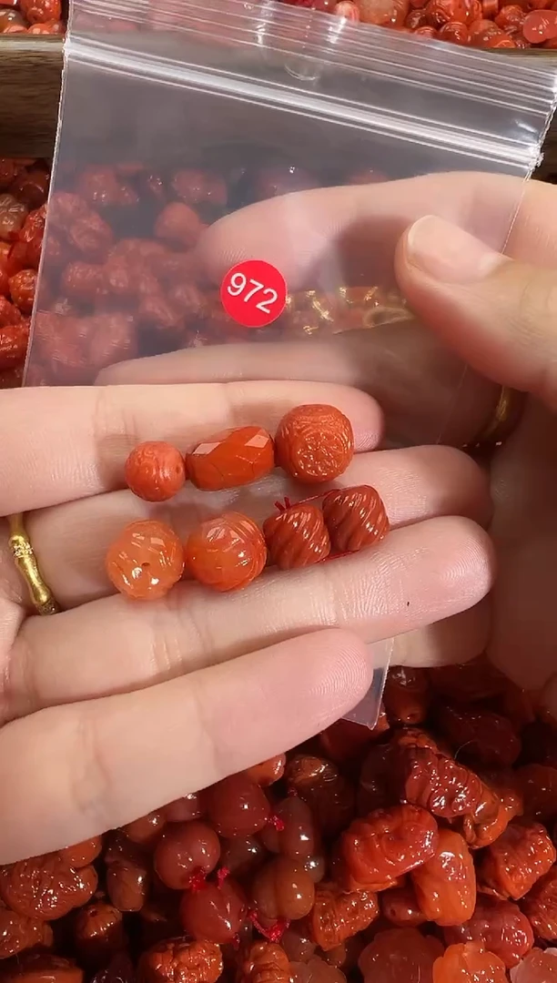 颈饰未镶嵌南红玛瑙1