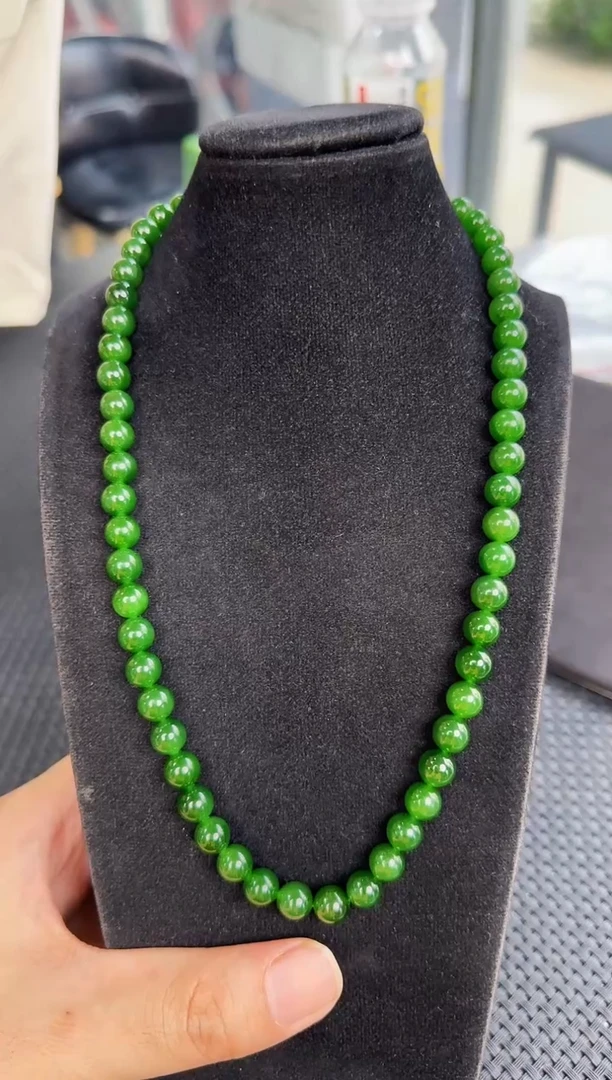 和田玉（碧玉）未镶嵌颈饰俄老料菠菜绿约8mm多样性发一