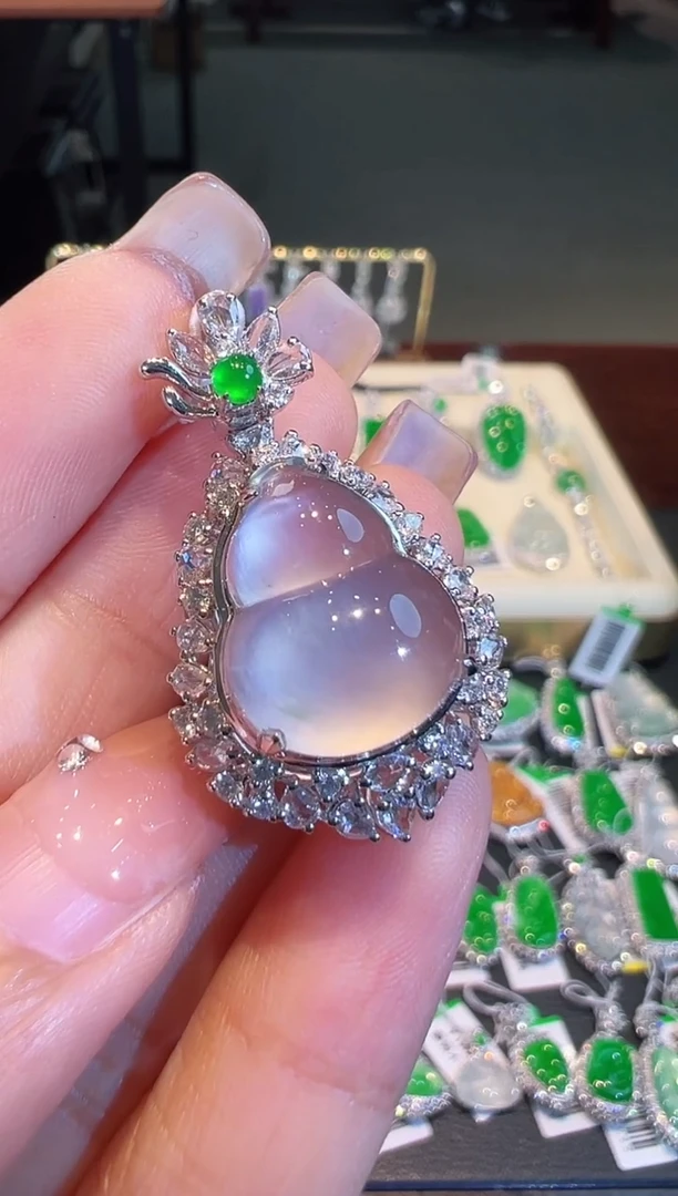 【闪购商品】翡翠吊坠(不含链)18K金镶嵌翡翠