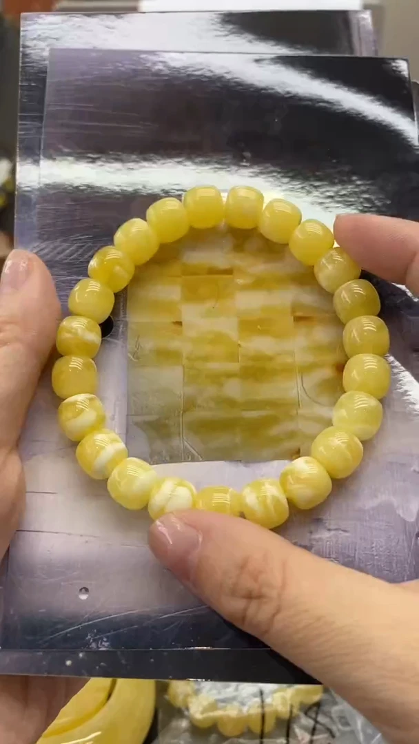 琥珀未镶嵌珠宝奇石574