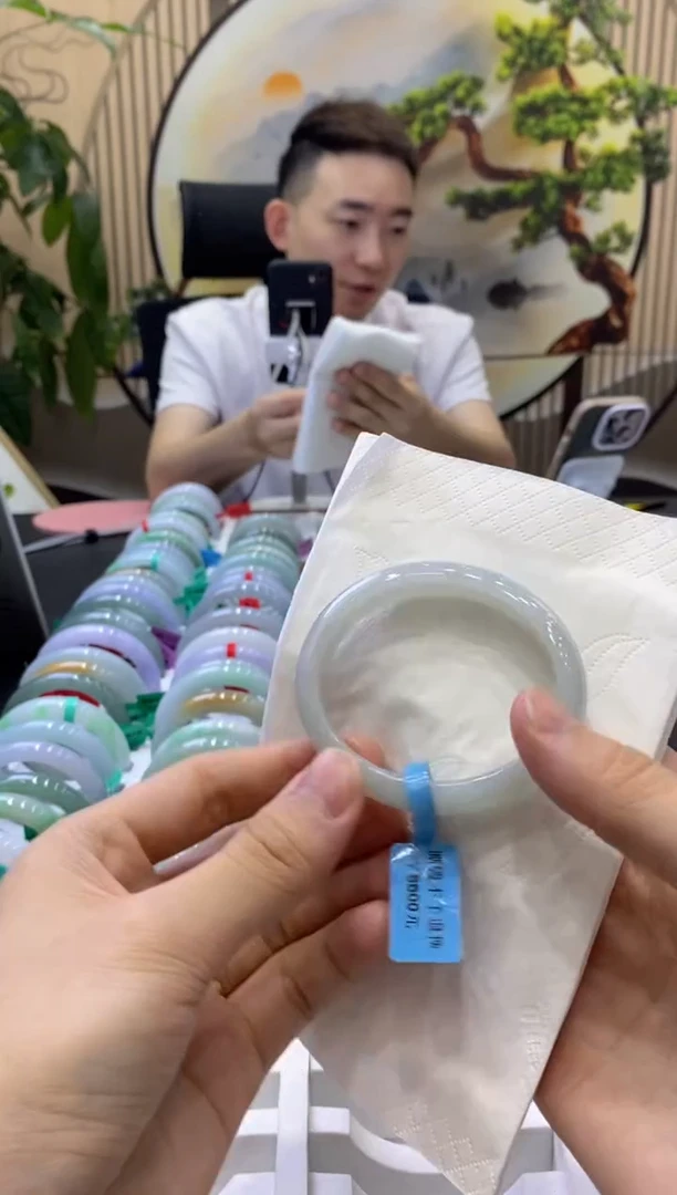 翡翠手镯未镶嵌3368