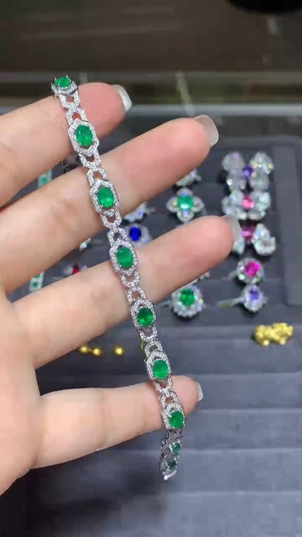 18K金镶嵌手链祖母绿3.89CT