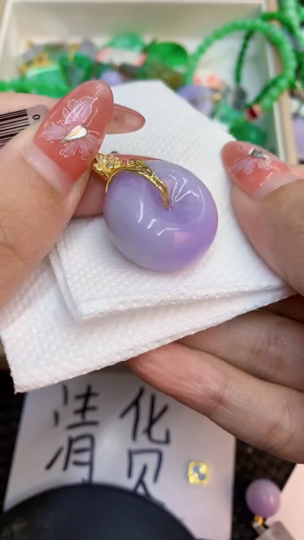 颈饰未镶嵌翡翠多样性发其一