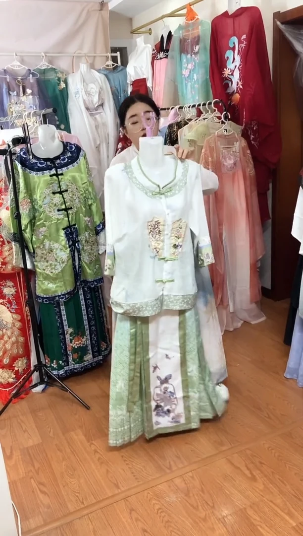 孤品汉服 高品质特价 偶有微瑕 NO退NO换 介意勿拍