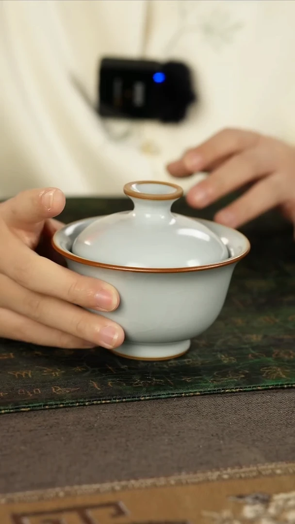 善窑厂汝窑月白盖碗