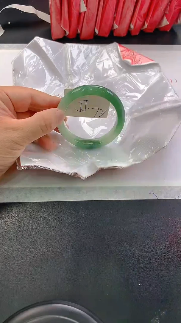 未镶嵌手镯翡翠72