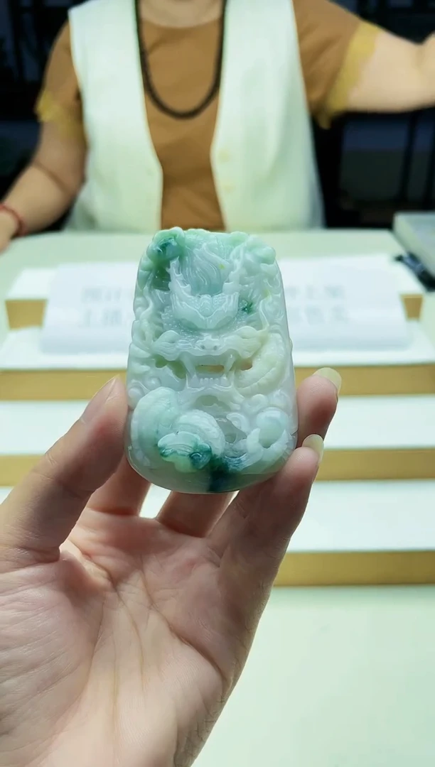 翡翠未镶嵌颈饰08040047多样性发其一