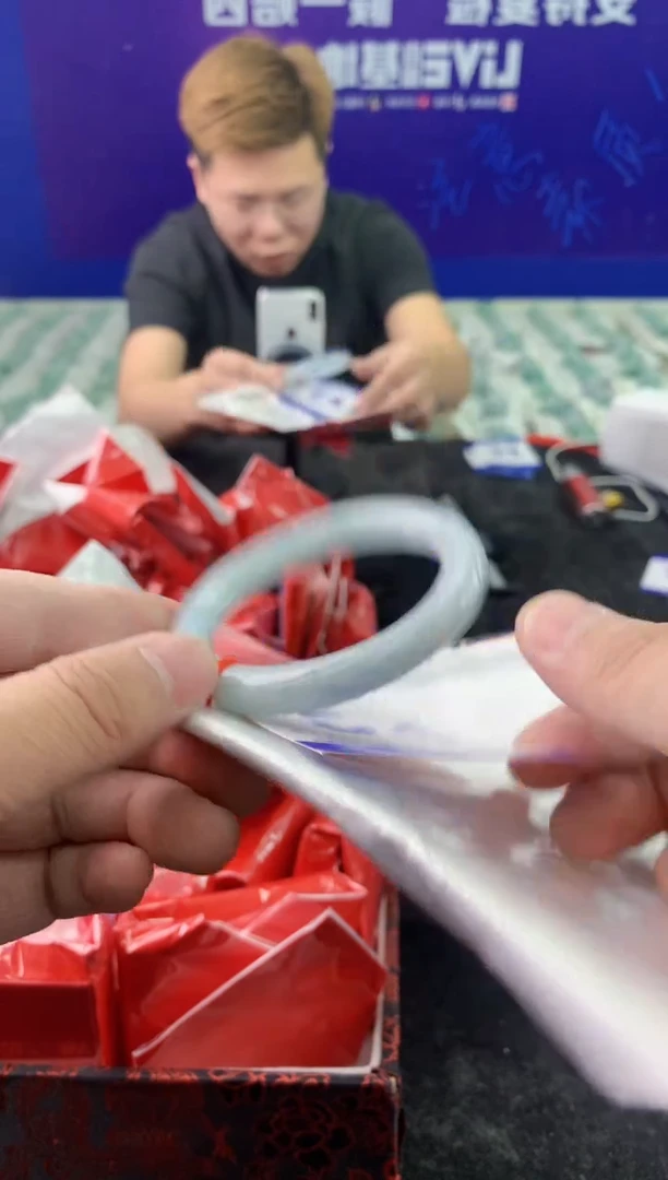 未镶嵌手镯翡翠AAAAAAAAAAAA