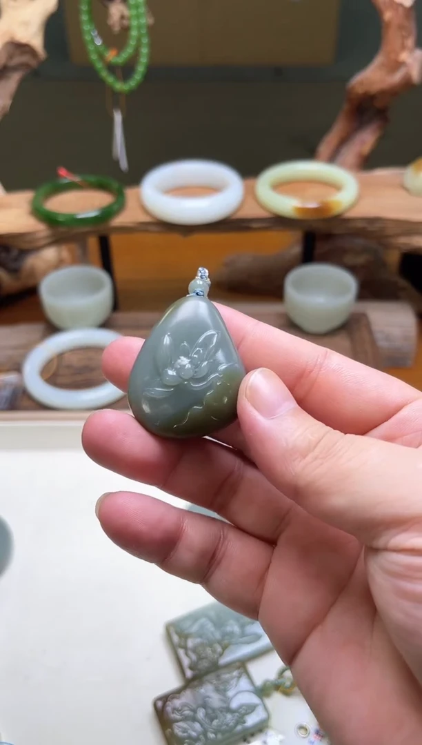 吊坠(不含链)未镶嵌和田玉吐拉牧场 荷花