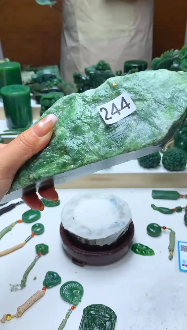 未镶嵌和田玉摆件1