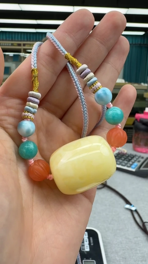 未镶嵌颈饰琥珀172秒拍号