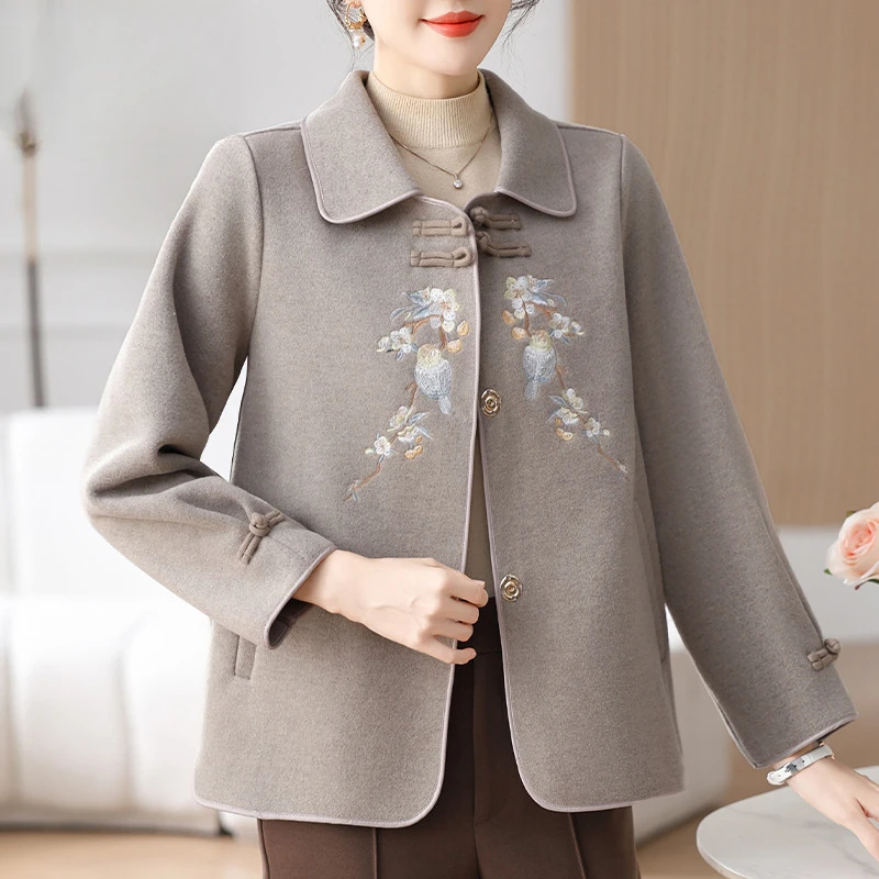 妈妈春装2025新款短款毛呢外套国风呢子大衣中老年春秋气质上衣女