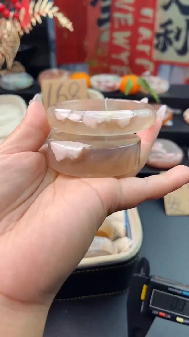 【闪购商品】石英质玉手镯未镶嵌赠送镯心（58圈口）