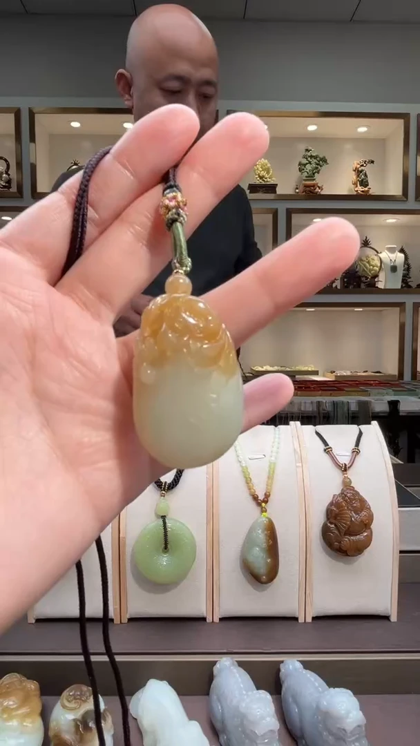 颈饰未镶嵌和田玉苏