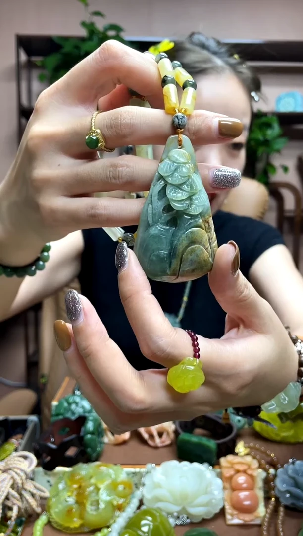 未镶嵌岫玉吊坠·