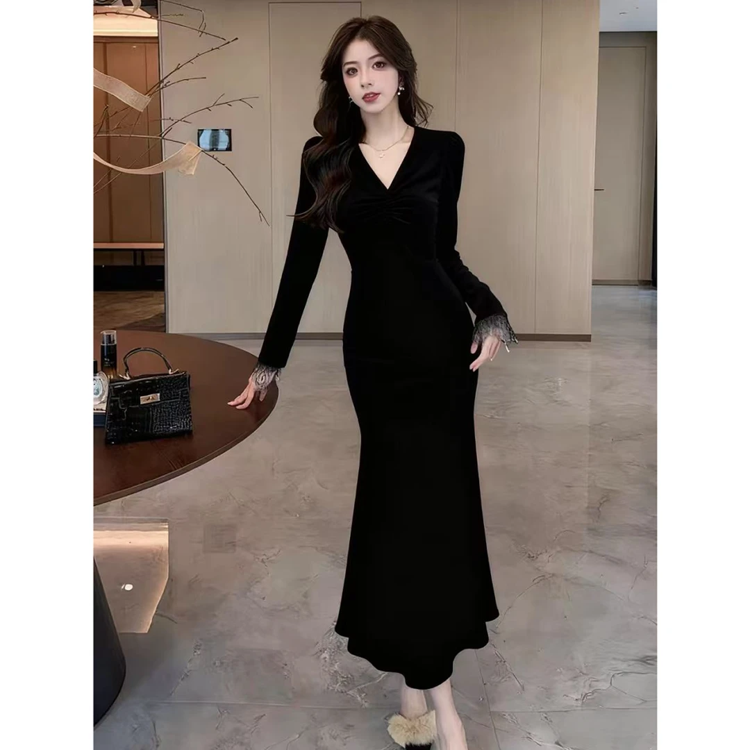 黑色丝绒连衣裙女长袖小众修身包臀鱼尾裙气质冬季名媛裙子秋冬款