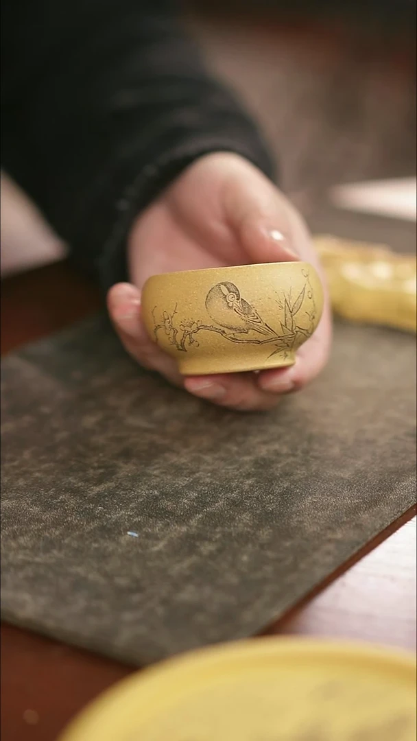 茶杯紫砂昱初-岁寒三友-黄金段泥