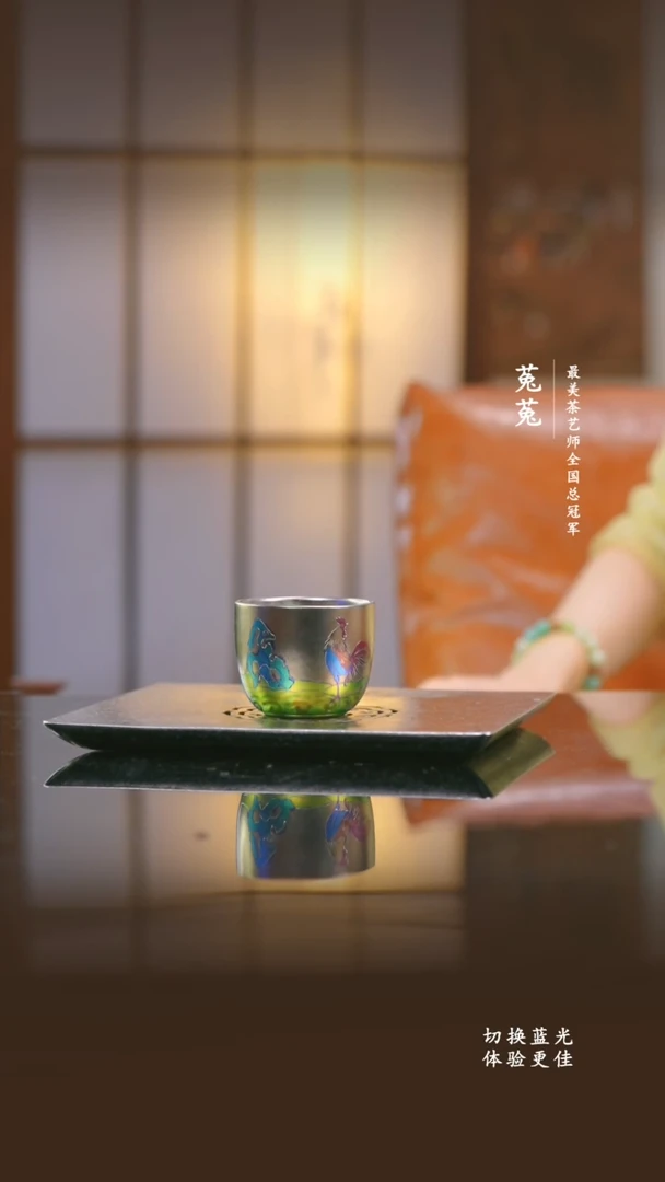 纯钛奥伯顿彩钛手工錾刻鸡缸杯