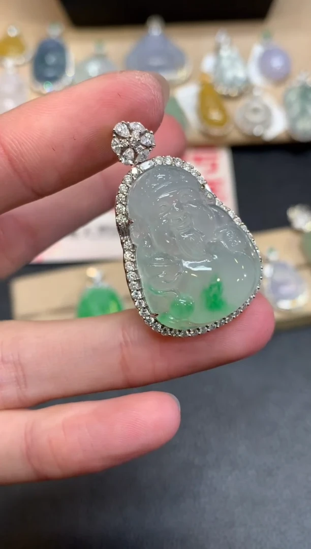 【闪购商品】翡翠颈饰18K金镶嵌财神爷【无服务费】