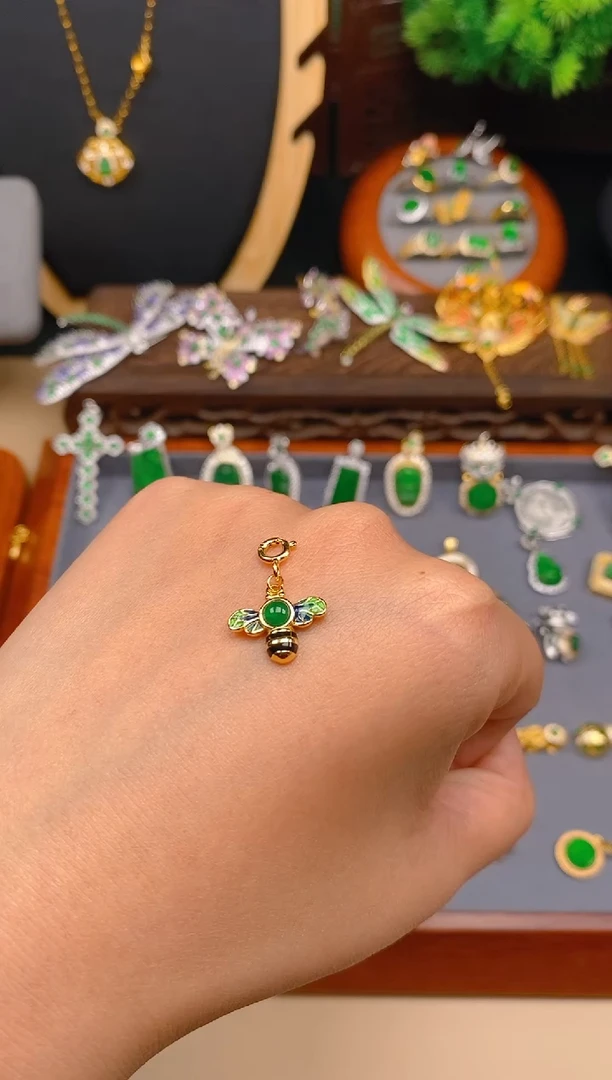 【闪购商品】翡翠吊坠(不含链)银S925镶嵌小蜜蜂