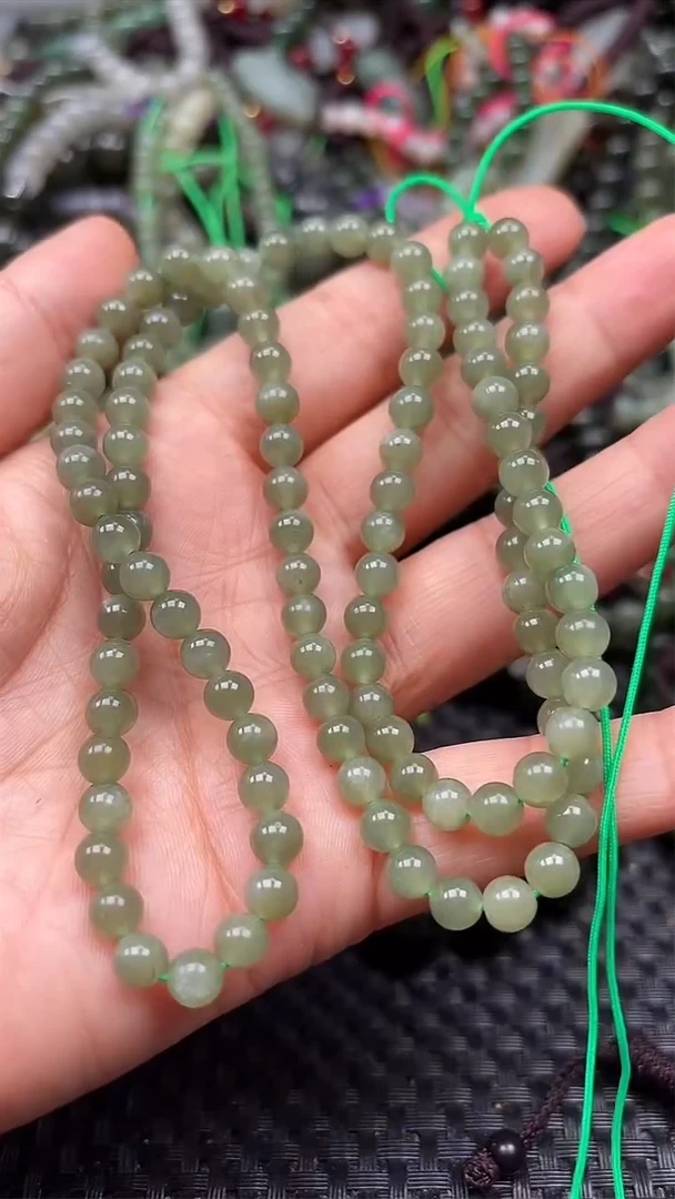 和田玉未镶嵌颈饰1