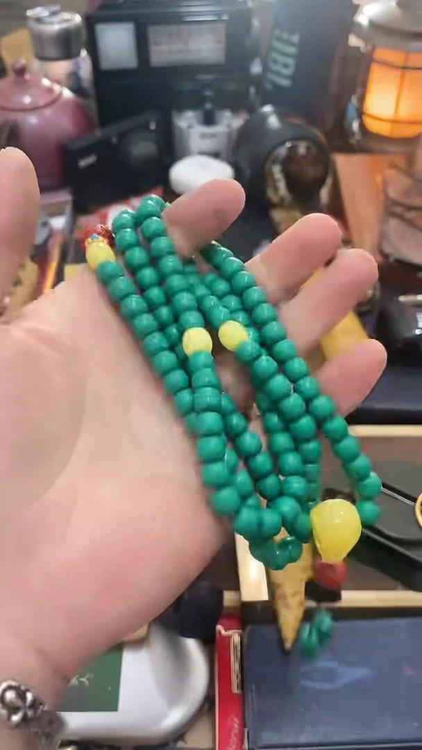 瓷片闪购商品  如图所示