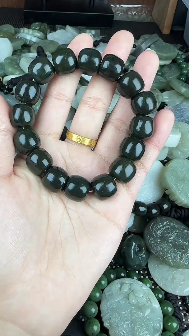 颈饰未镶嵌和田玉1