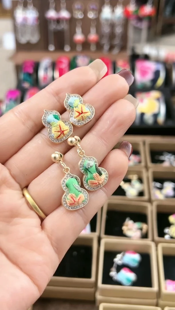 【闪购商品】织绣民族风老绣饰品160