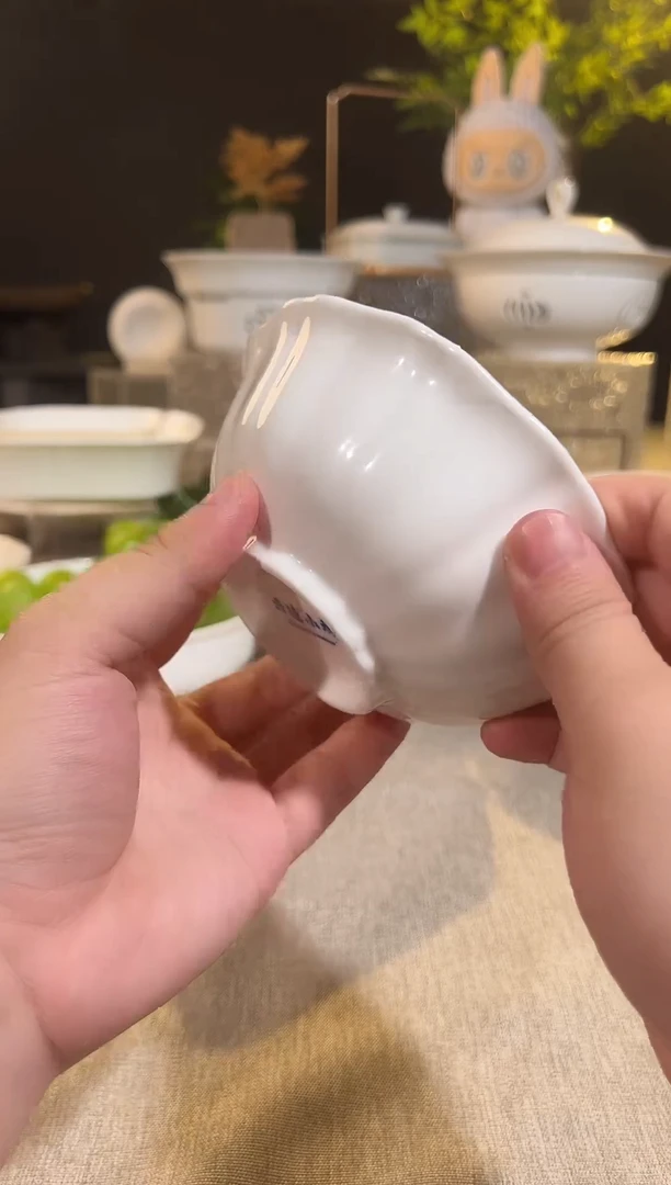 骨瓷5.5寸高温玉瓷·莲花米饭碗拍一发二