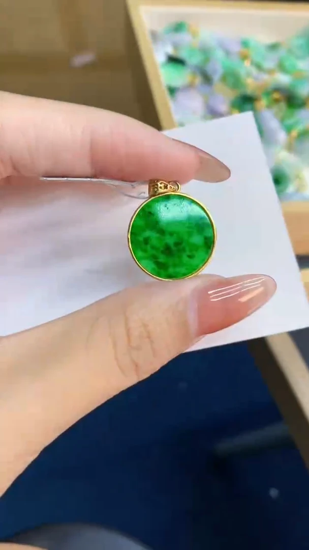 翡翠未镶嵌吊坠(不含链)1
