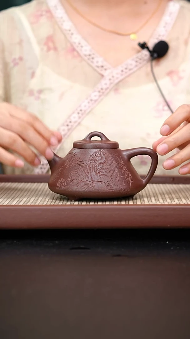 茶壶紫砂全手工四号井底槽青子冶石瓢刻绘老虎270
