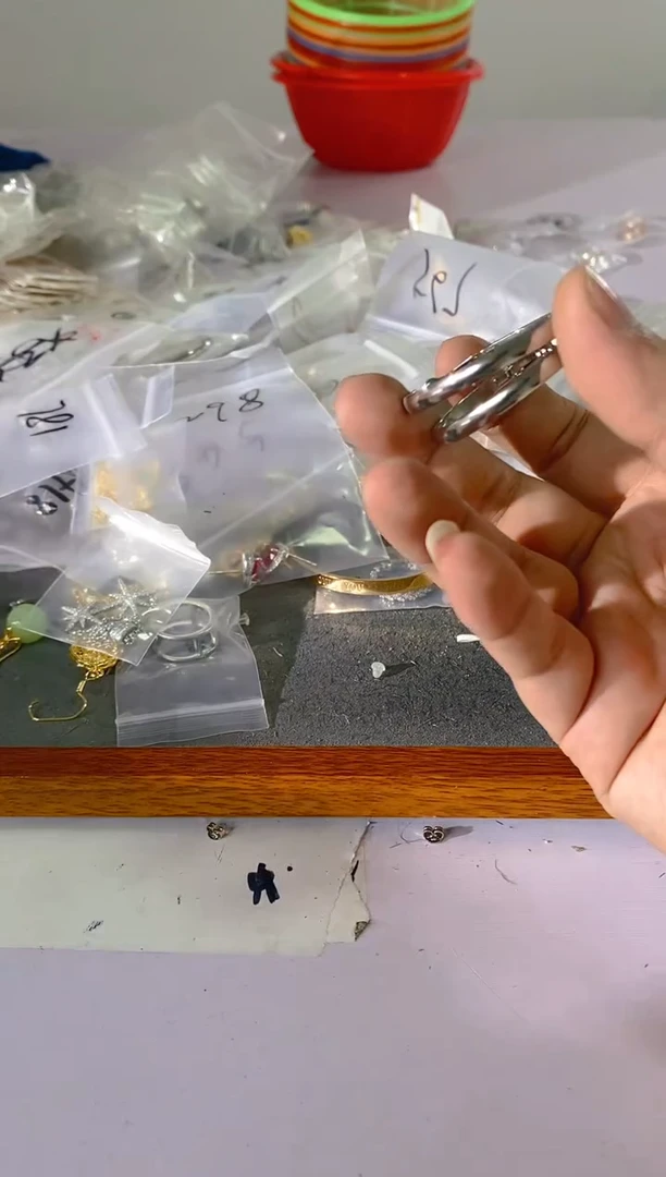 【闪购商品】水晶颈饰银S925镶嵌536红宝，蓝宝，多样性发一件赠链