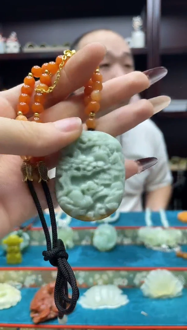 未镶嵌岫玉吊坠·