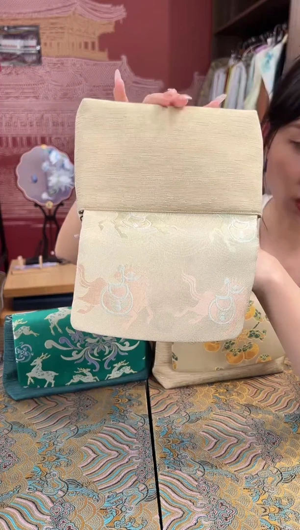刺绣手工宋锦豆腐包刺绣包包