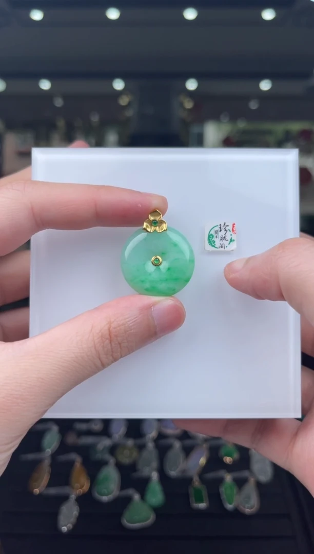翡翠18K金镶嵌耳饰13号标签撕毁不退换
