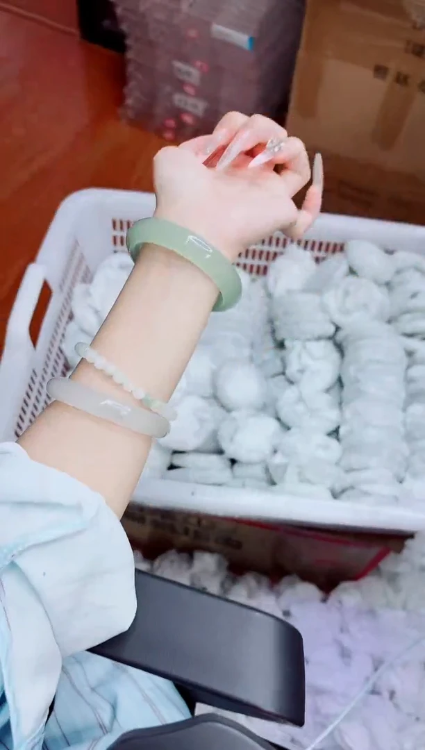 石英质玉手镯未镶嵌334/60.3