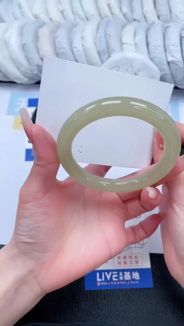 【闪购商品】石英质玉手镯未镶嵌T288-59.4