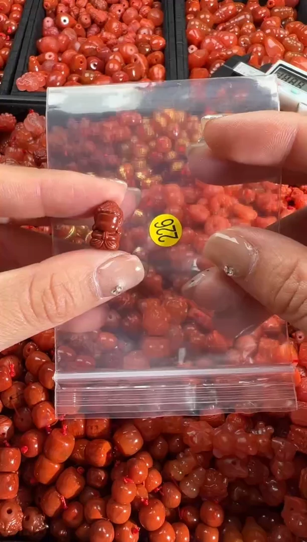 【闪购商品】南红玛瑙颈饰未镶嵌1