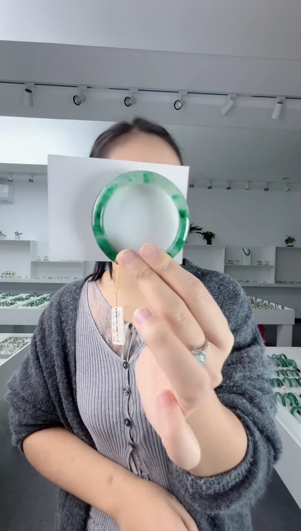 未镶嵌手镯石英质玉302