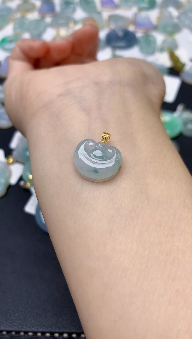 翡翠18K金镶嵌颈饰天然缅甸A货翡翠