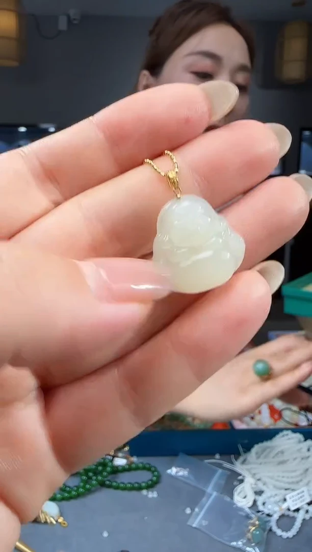 和田玉18K金镶嵌吊坠(不含链)1