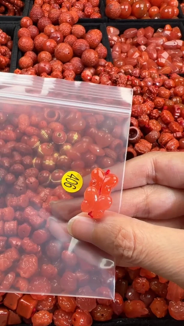 南红玛瑙未镶嵌颈饰1