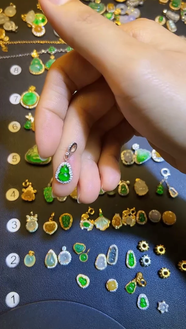 吊坠(不含链)银S925镶嵌翡翠娃***雪1