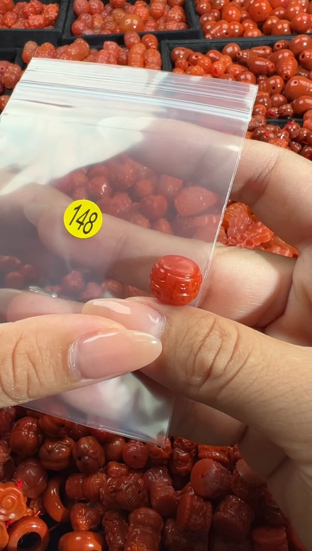 颈饰未镶嵌南红玛瑙1